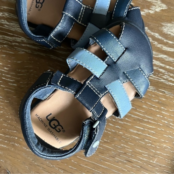 UGG baby sandals - Picture 2 of 3
